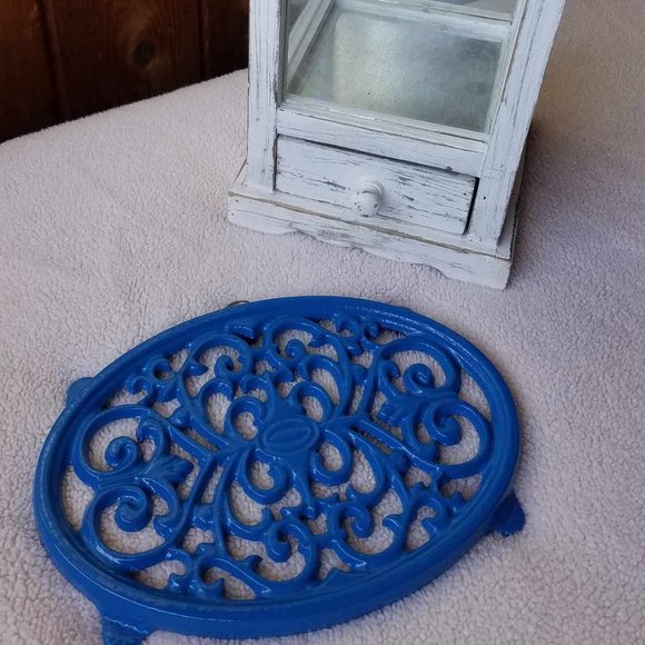 Blue Trivet Oval Cast Iron Metal Wall Table Kitchen Home Decor Vintage Design - Picture 15 of 15